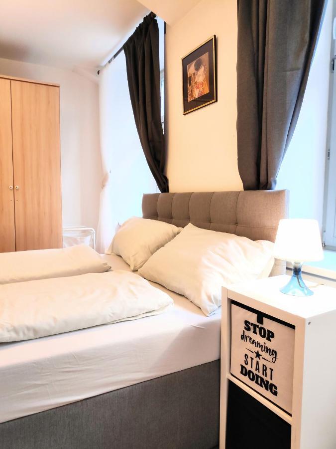 Nd Exquisites Wundervolles Ruhiges Terrassenapartment Mit Garage Wien Eksteriør billede